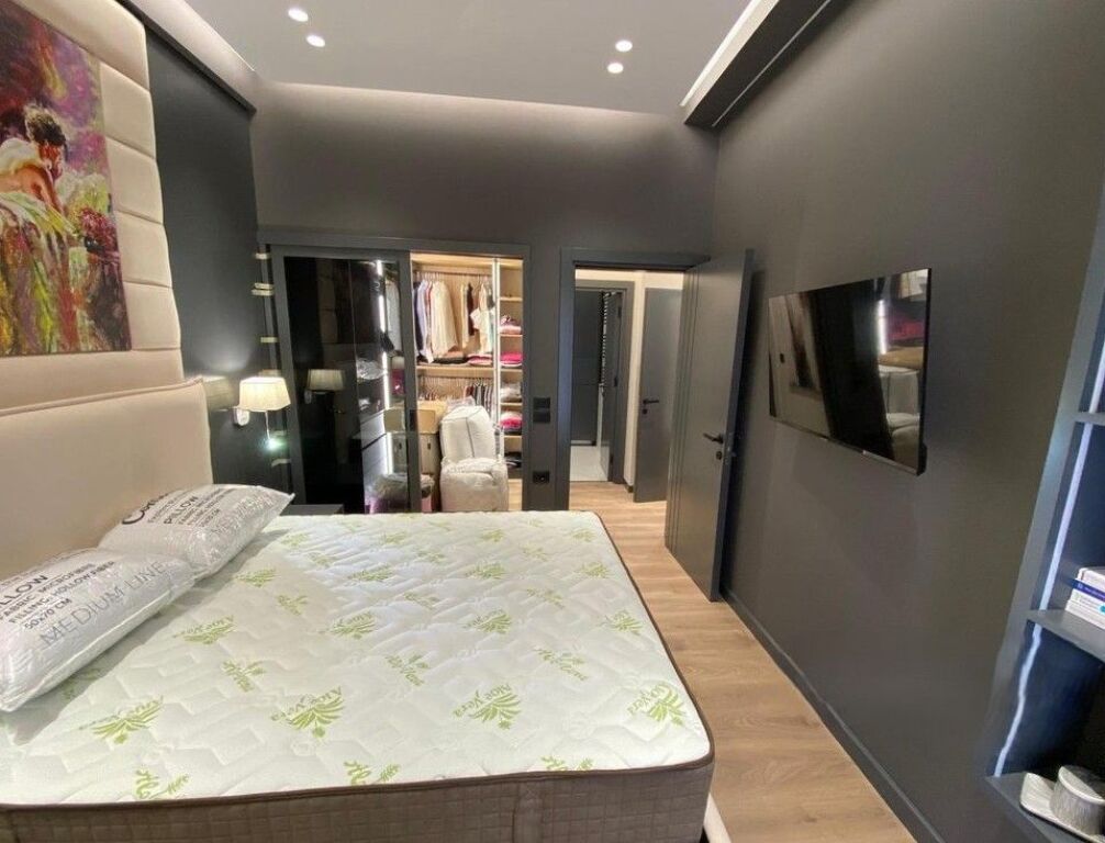 JAPIM ME QIRA APARTAMENT 1+1, TEK TIRANA GARDEN BUILDING NE RRUGEN E KAVAJES!