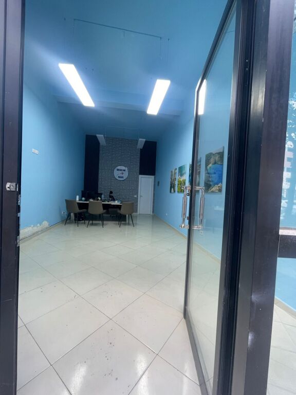 Business premises for rent – Astir !