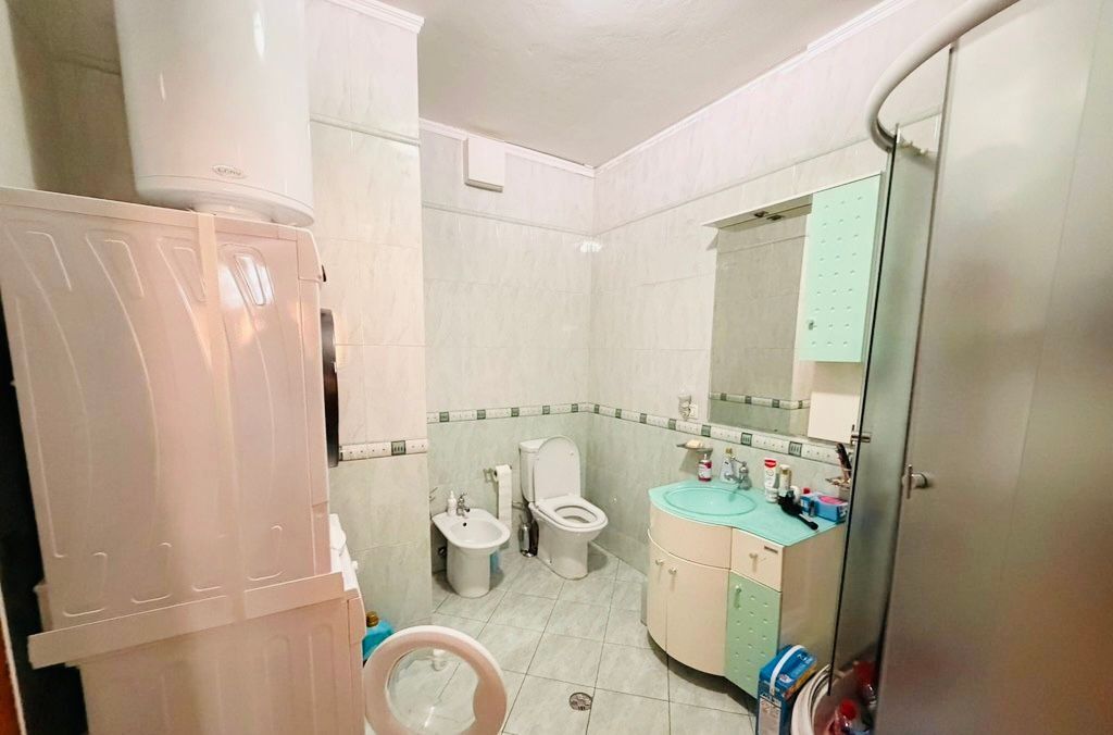 SHESIM APARTAMENT 2+1+2 TEK KOMUNA E PARISIT!