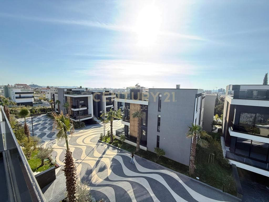 VILE LUKSOZE NE SHITJE, GOLEM!