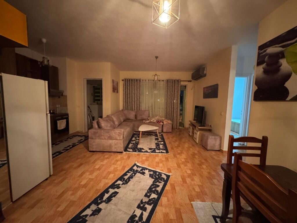 Apartament 2+1, Fusha e Aviacionit!