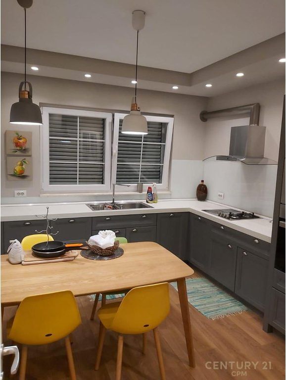 APPARTAMENTO 1+1 CON CUCINA SEPARATA IN AFFITTO A MYSLYM SHYR