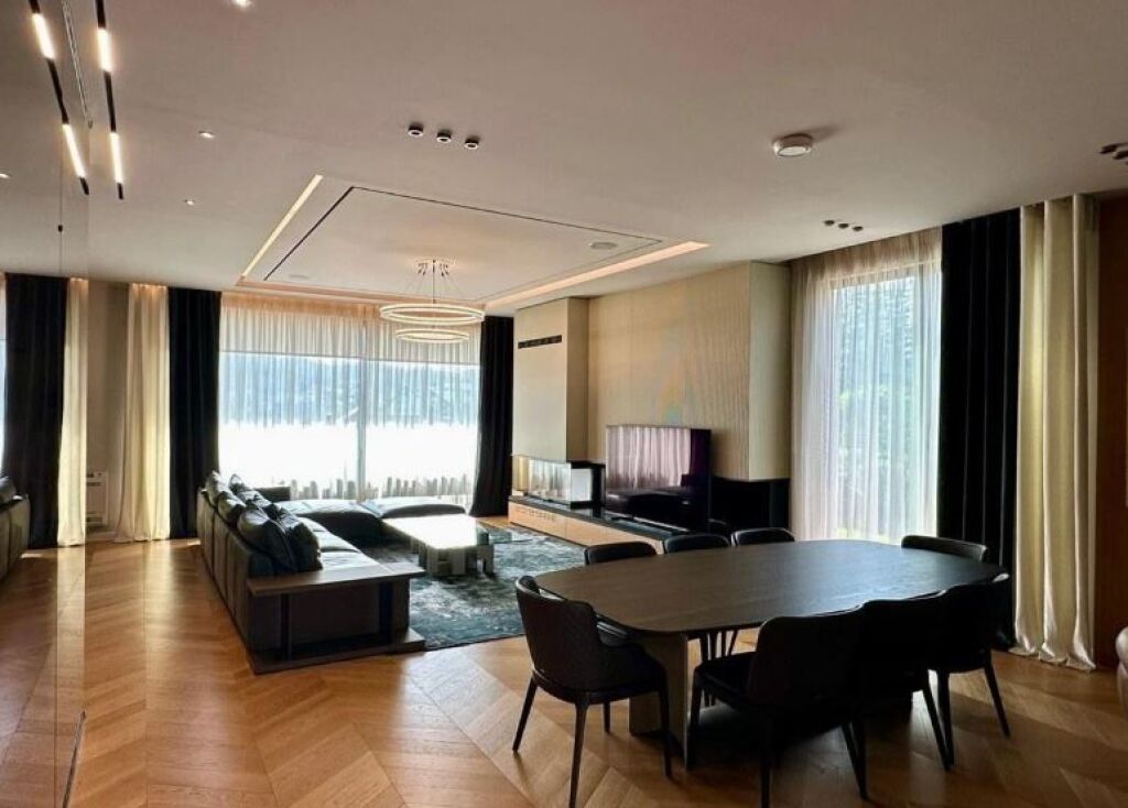 📌Luxury 3-Storey Villa for Sale – Mandarin Residence