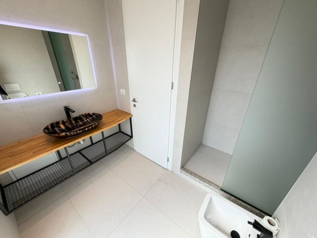 🏡 Villa for Rent  📍 Dalip Topi Street, Kodra e Priftit  ▪️ 2 Bedrooms ▪️ 3 Bathrooms ▪️ 2 Parking spaces  💰 Price: 1000 € / month