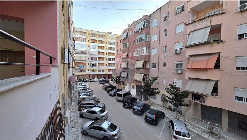 Apartament 2+1 me qera , Rruga e Cipajve