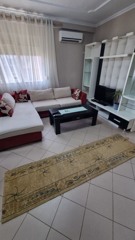 Affittasi appartamento 1+1 in via Durresit