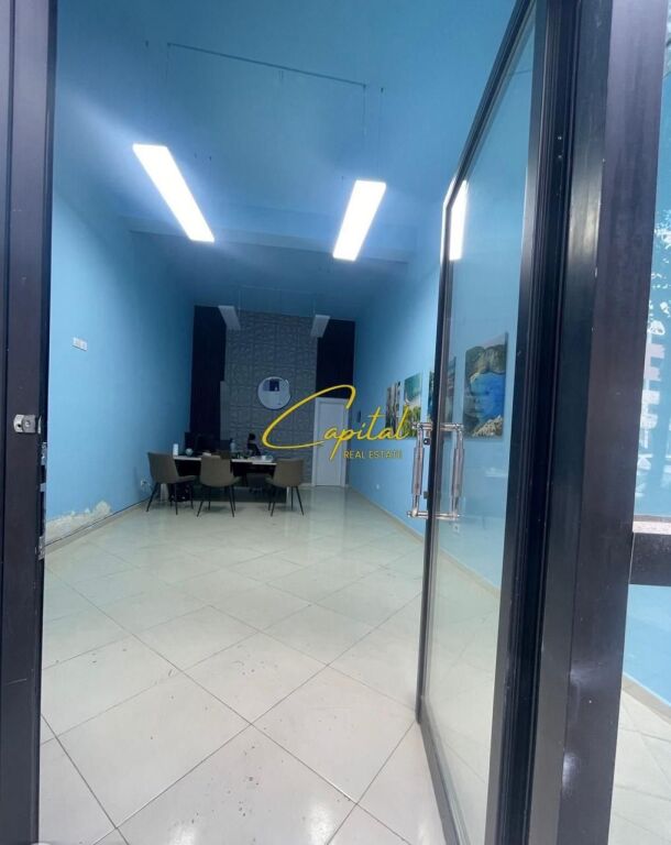 SHOP FOR RENT 40 M2 ASTIR 50,000 LEKE
