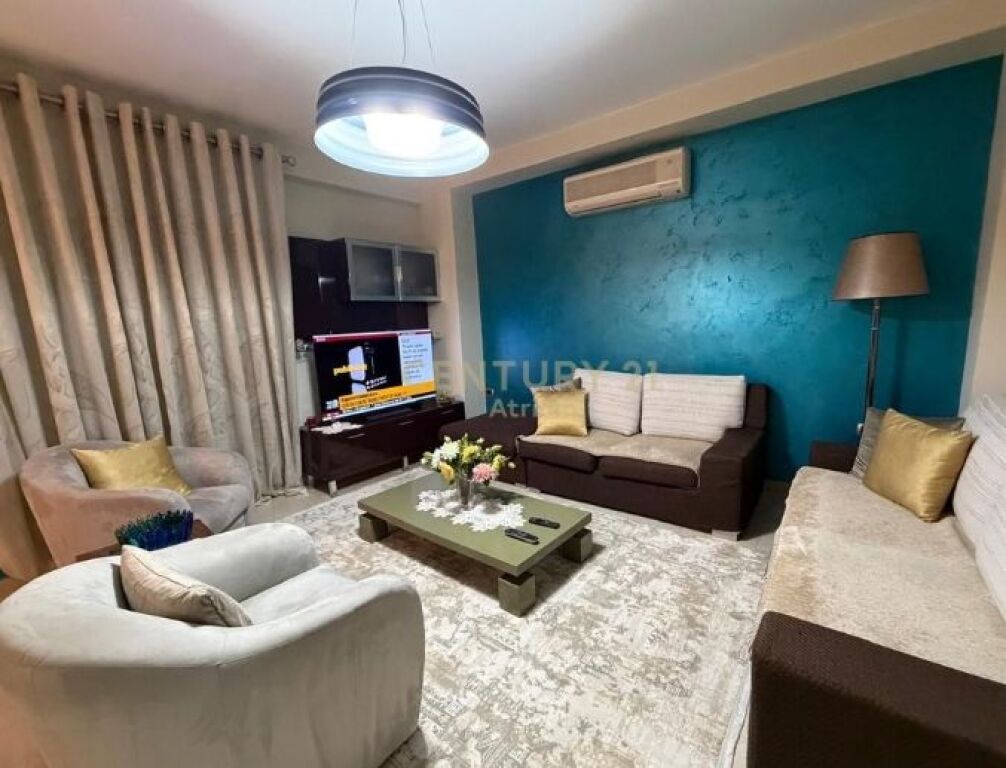 Shitet super apartament 3+1+2 + depo + 2 poste parkimi