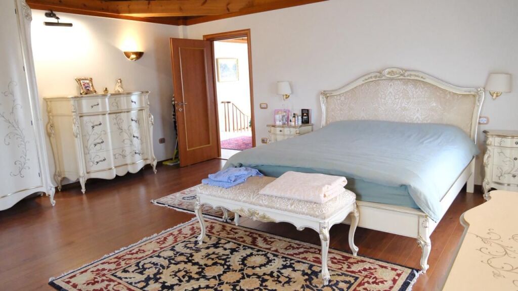 Exclusive Villa for Sale – Akacia Hills Residence