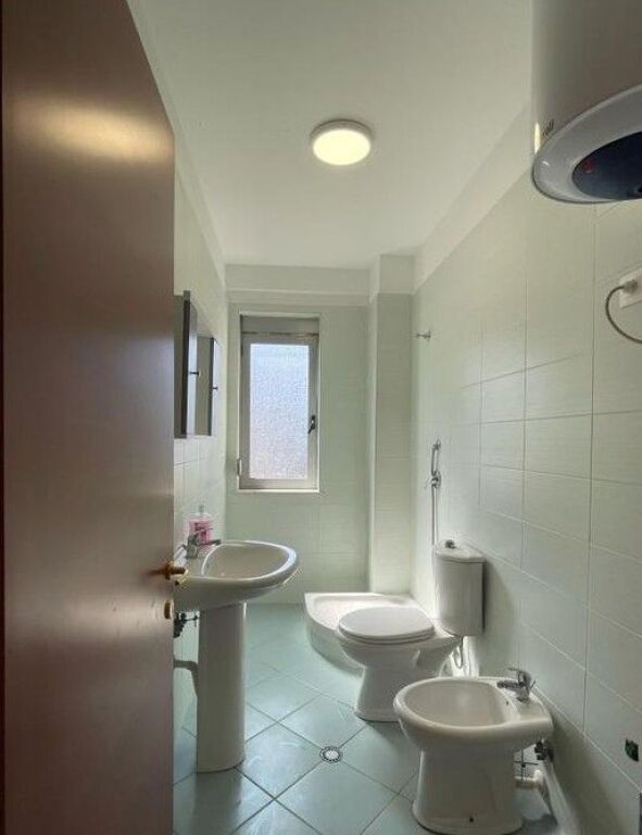 Shitet , Apartament 1+1, Misto Mame.