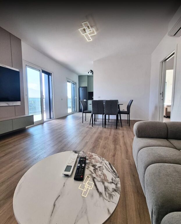 Appartamento 2+1+2 posti auto in affitto Scuola Rossa !
