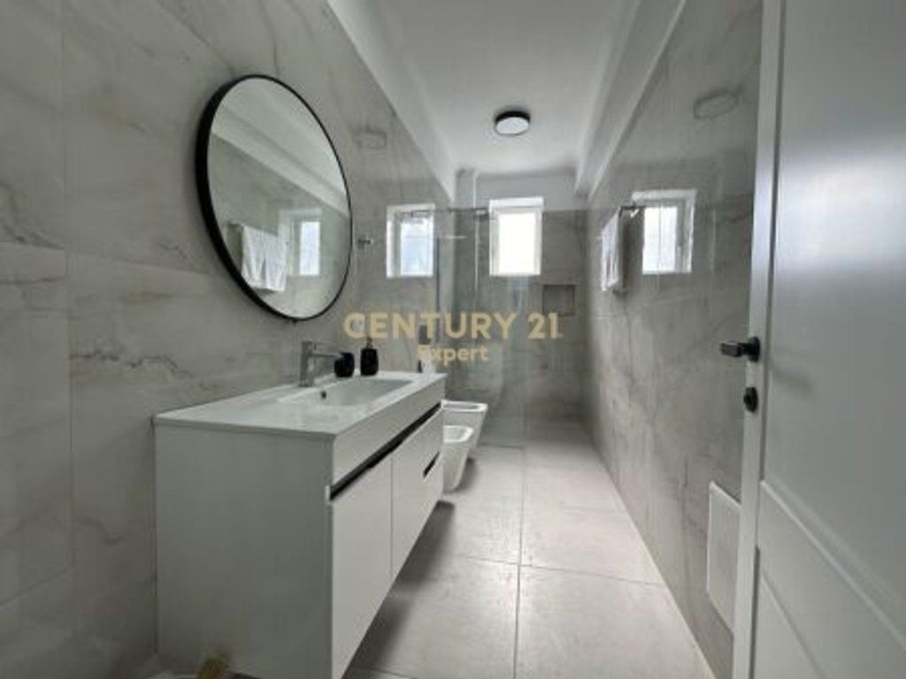 AFFITTASI APPARTAMENTO 3+1+2 CON POSTO AUTO A SAUK TE RI (PIANO VILLA)