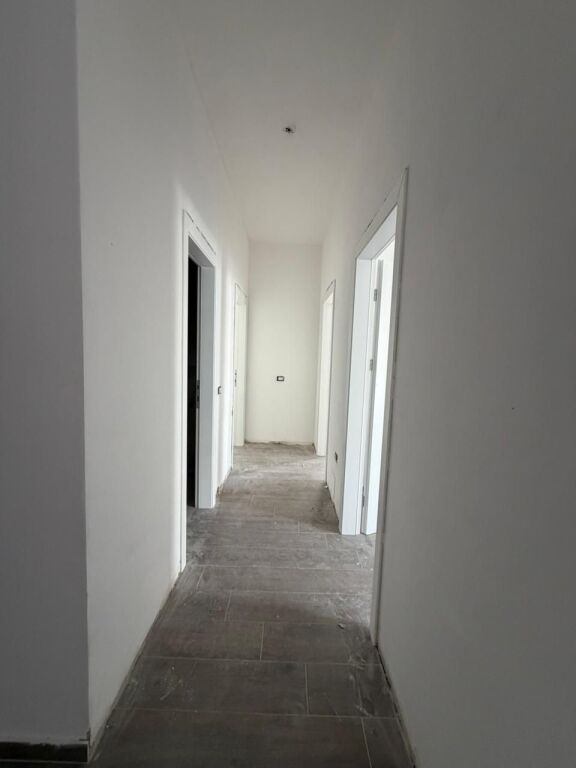 Apartament 3+1+2 tualete Tirana Porta e Re, Sauk