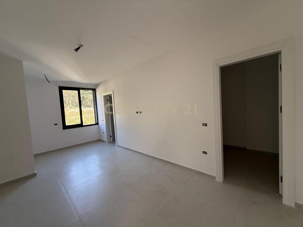 VILE LUKSOZE NE SHITJE, GOLEM!