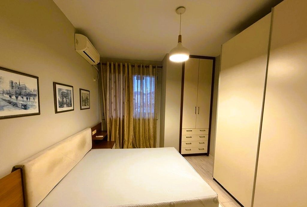 NEL COMUNE DI PARIGI SI AFFITTA APPARTAMENTO 2+1