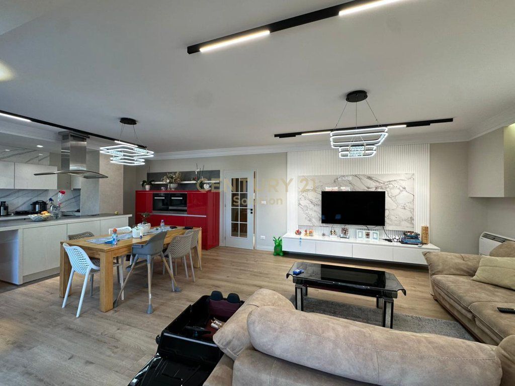 APPARTAMENTO 3+1+2+ VERANDE IN VENDITA VICINO VILLA L !