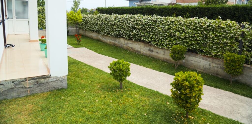 SHITET SHTËPI PRIVATE NË VADARDHE ,SUKTH-DURRES!
