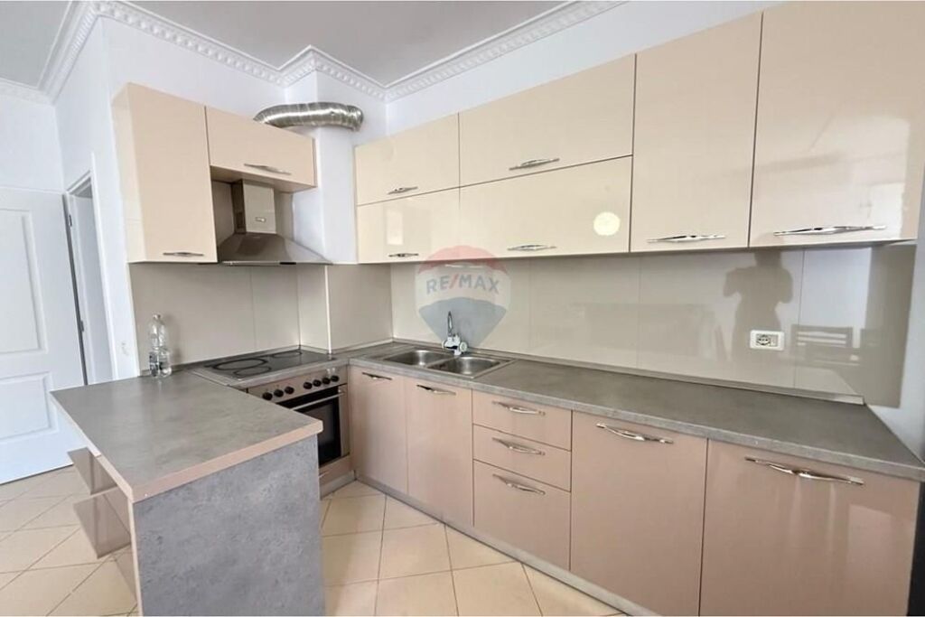 Apartament - Për Qira - KMY, Tiranë