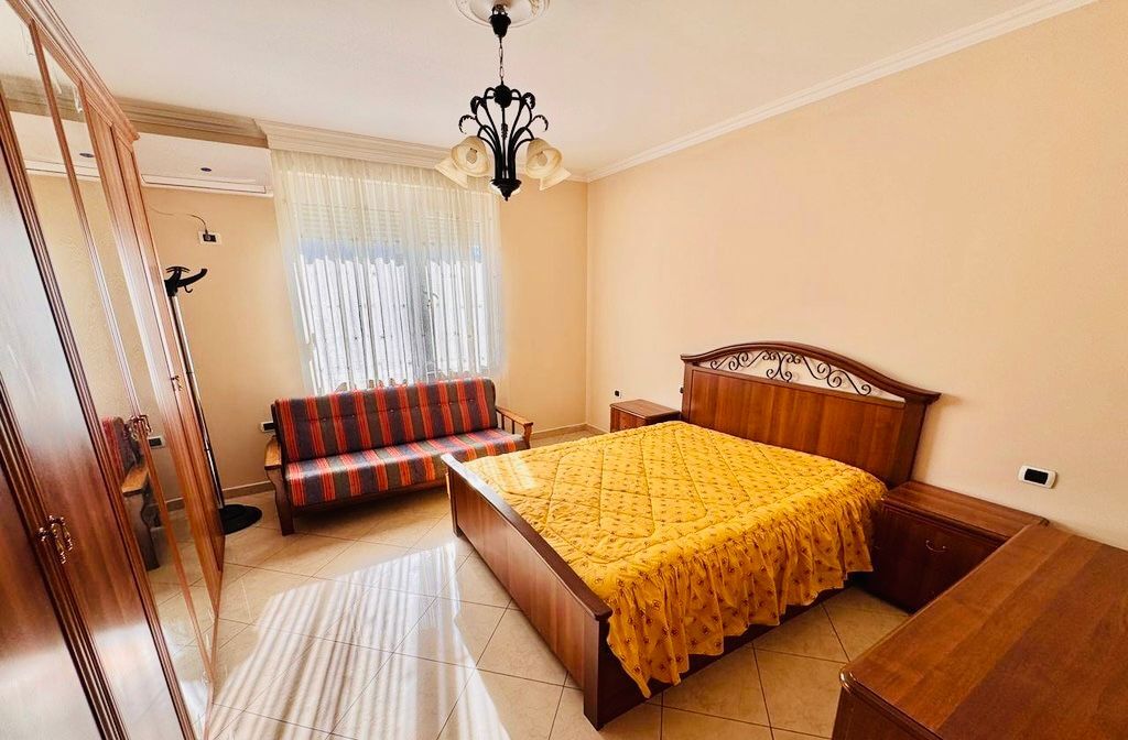 APARTAMENT 2+1+2 ME QERA NE BLLOK!