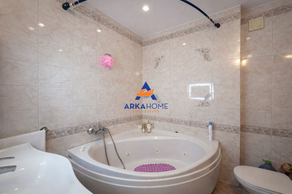 VENDESI APPARTAMENTO 3+1+ 2BALCONI "VICINO A BARONESHES, BLOK" 650.000 EURO