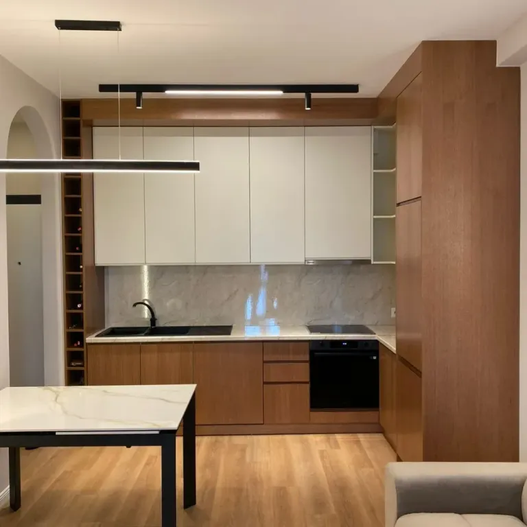 Shitet apartament 1+1 luksoz në Residencën Henke, përballë Amerikan 3