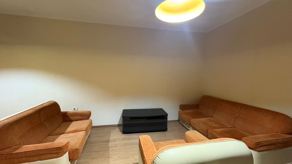 Shitet Apartament 2+1 tek Dy Palmat Astir