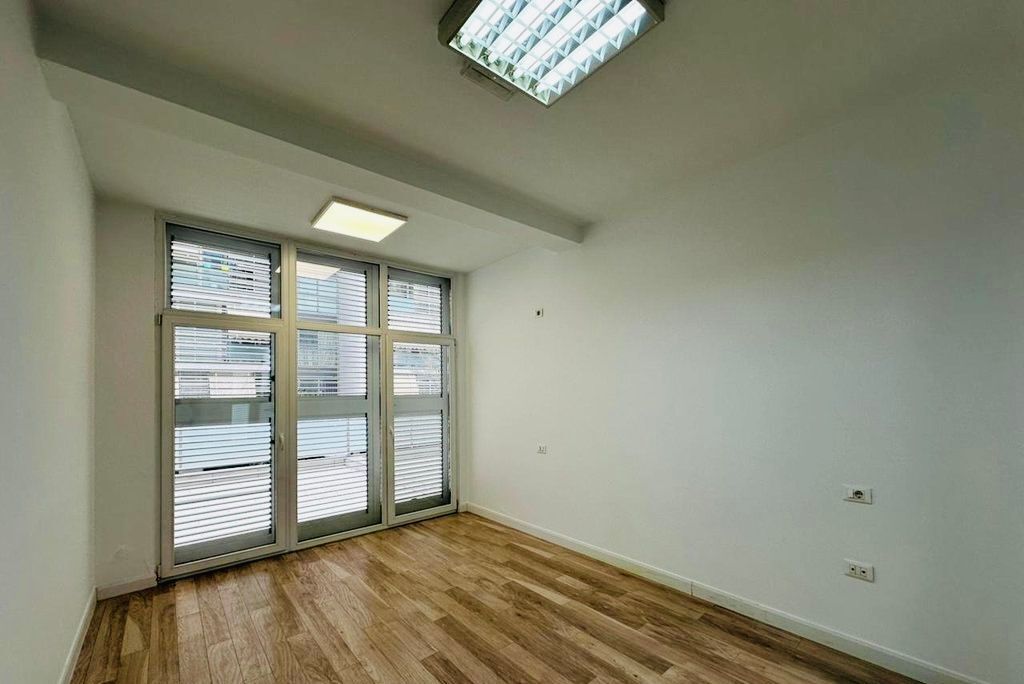 Ambient Per Qira Tek Kika 2 Komuna E Parisit