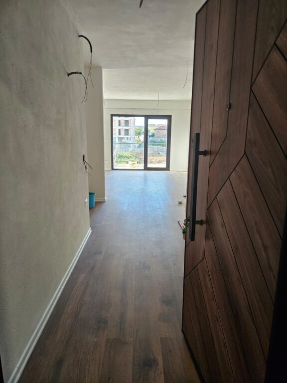 2+1+2 for sale in Porcelan