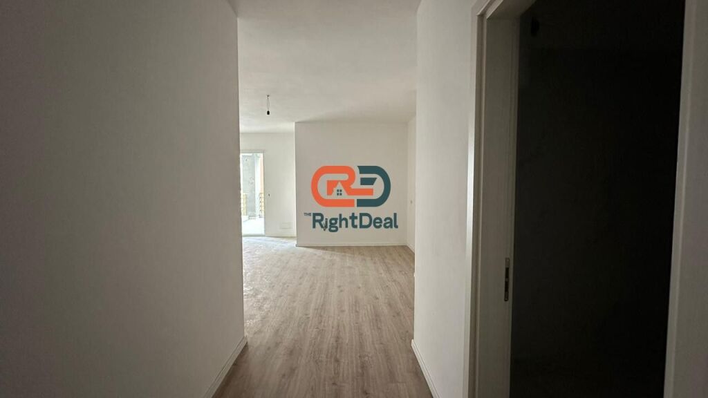 Ne Laprake, Tek Kompleksi E 88, Jepet Me Qira Apartament 1+1+Post Parkimi, Me Planimetri Perfekte!!