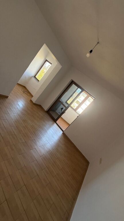 APARTAMENT ME QERA 1+1 PAZARI RI 40.000 LEKE  FH-66065
