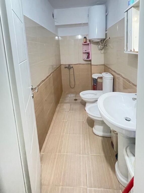 Apartment 2+1 for sale near the school Kushtimi i Liris in Ali Dem!