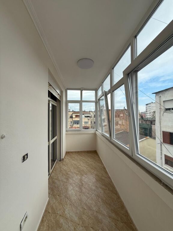 Affitto , Appartamento 1+1 , Via Mine Peza , Tirana