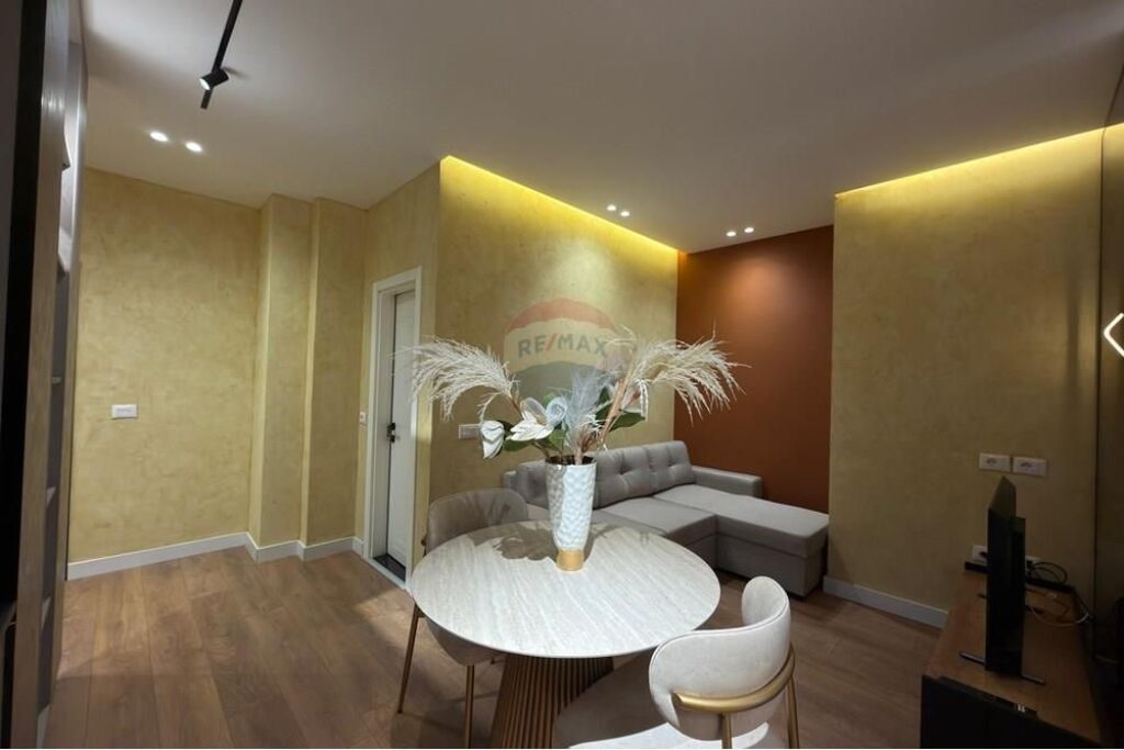 🏡 Appartamento monolocale di lusso in vendita – Piazza Skënderbej