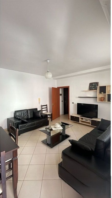 Jepet me qira apartament 1+1 tek Liqeni i Thate. 450 € /Muaj