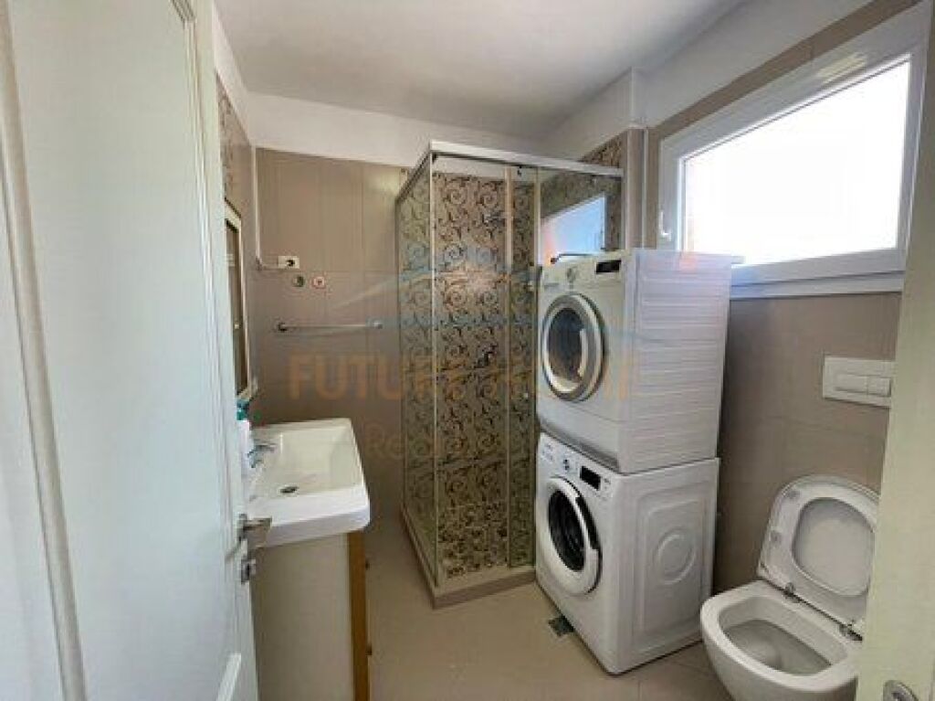 Affitto Appartamento 3+1+2+2 Posti Auto, Lago Secco, Tirana