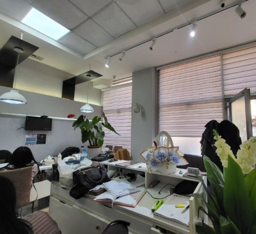 Negozio in vendita sulla strada principale – zona ad alto flusso