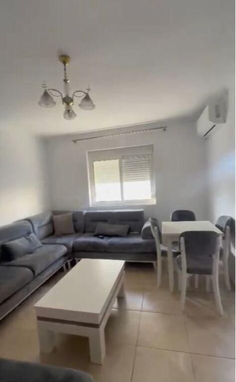 Xhamlliku, jepet me qera apartament 1+1