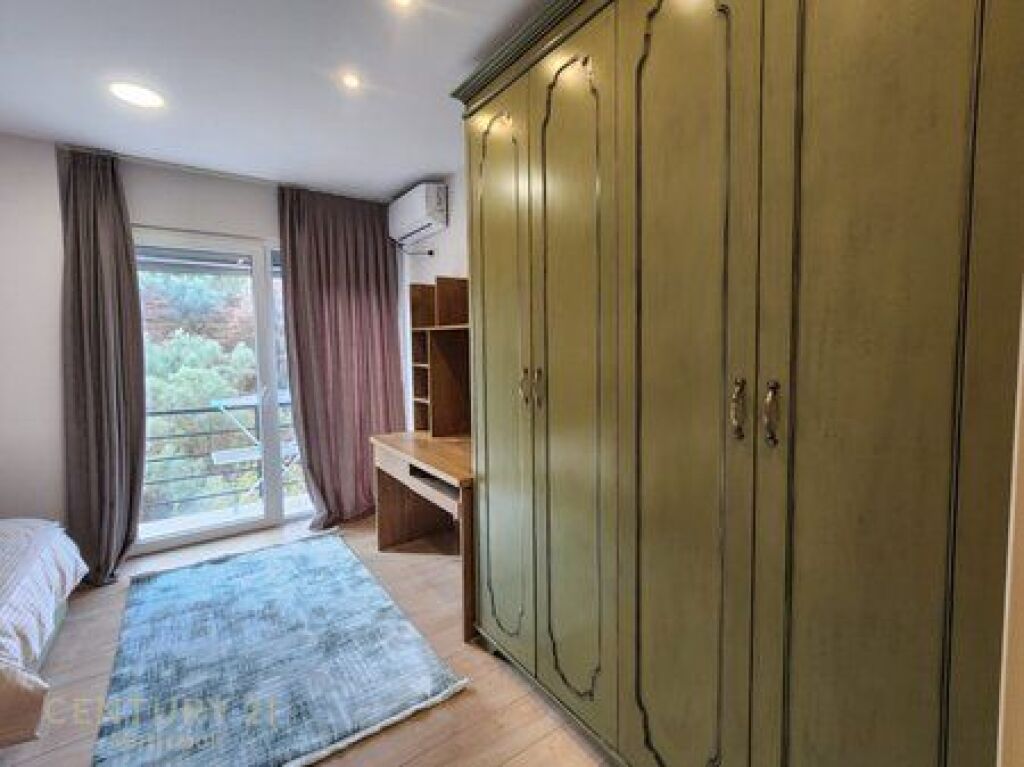 Apartament 3+1+2 tualete per qira Kopshti Botanik!
