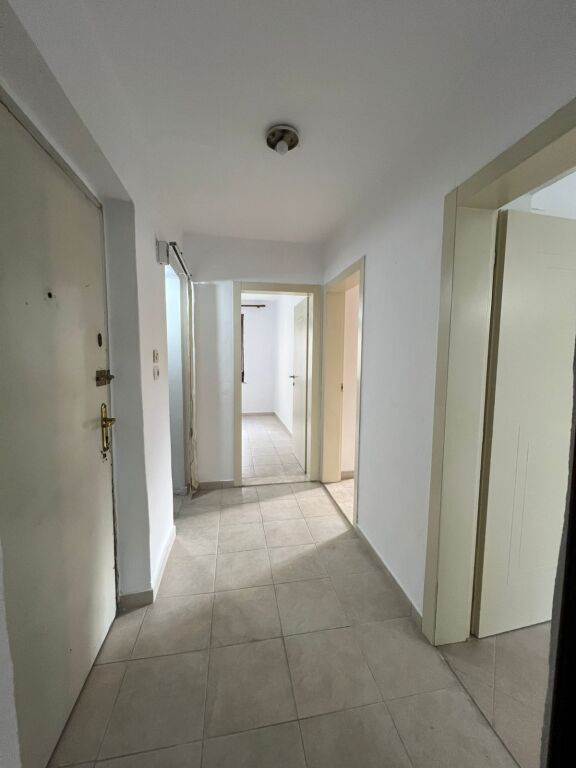 Zyrë me Qira – 21 Dhjetori, Tiranë