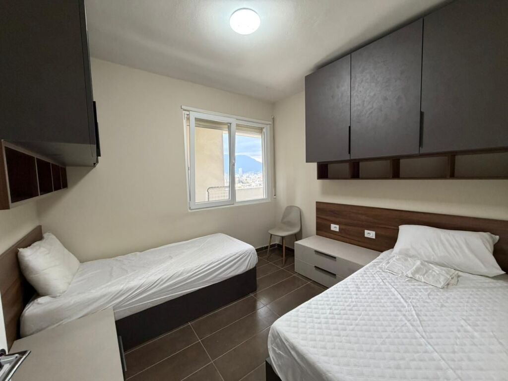 Apartament 2+1 per qira tek Golden Park prane Amerikan 3.
