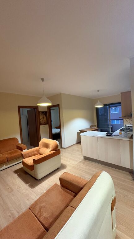 Shitet Apartament 2+1 tek Dy Palmat Astir