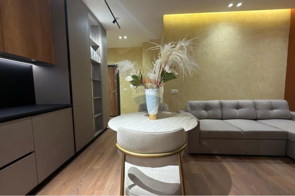🏡 Appartamento monolocale di lusso in vendita – Piazza Skënderbej