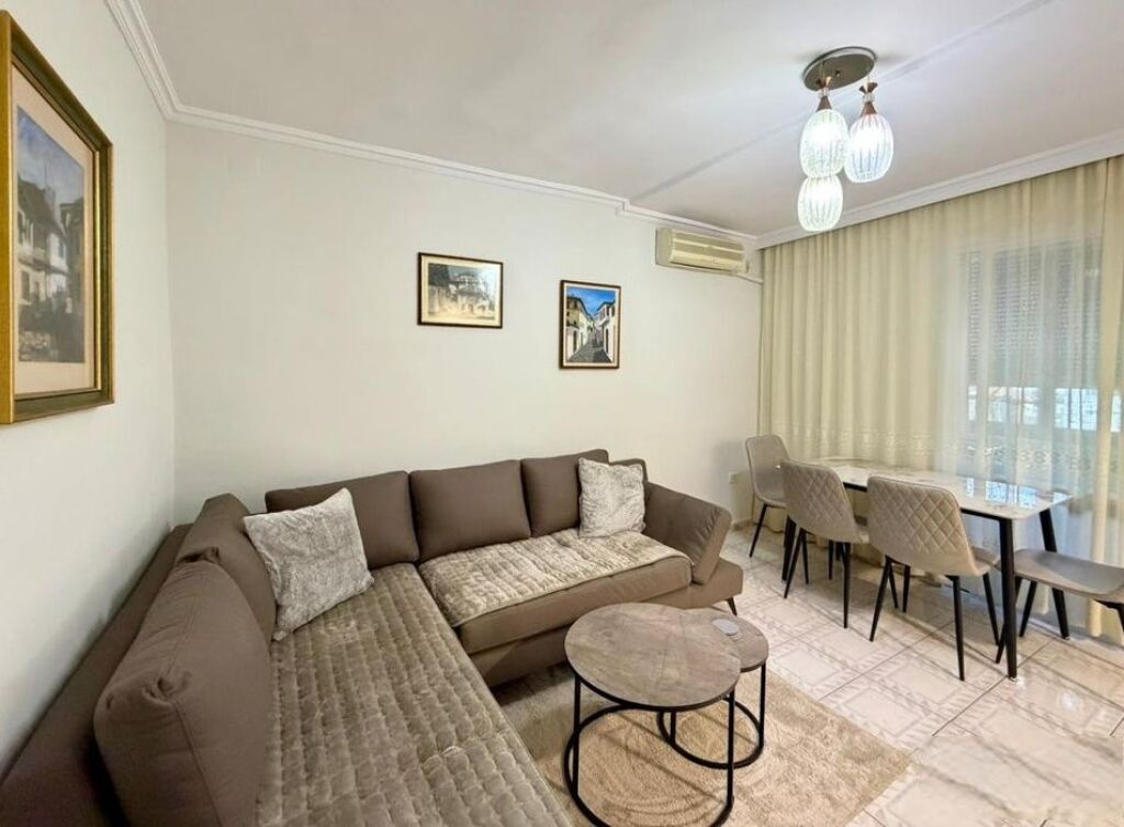 affittasi 2+1 a xhamllik