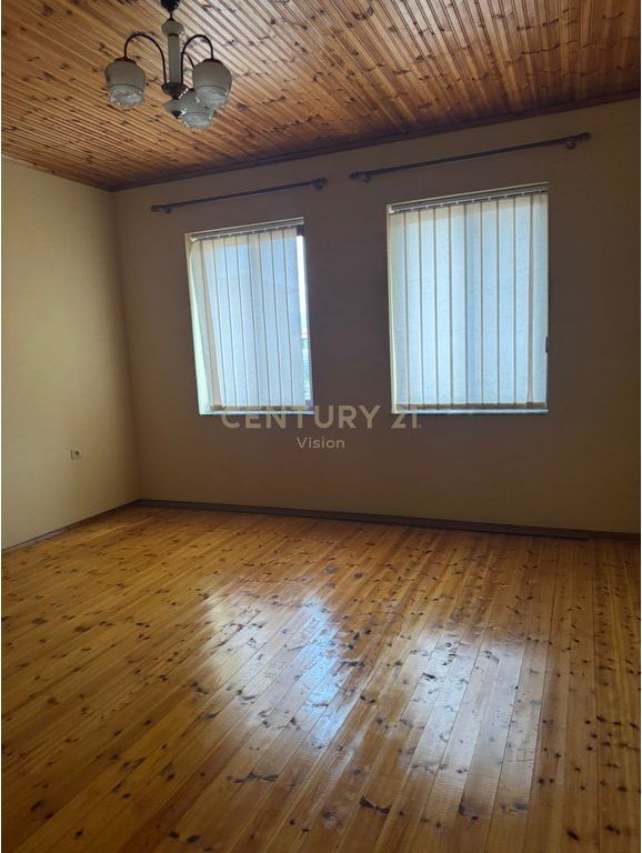 Shtëpi private dy kateshe per shitje prane Kolegjit Turk, Shkodër 135,000 €