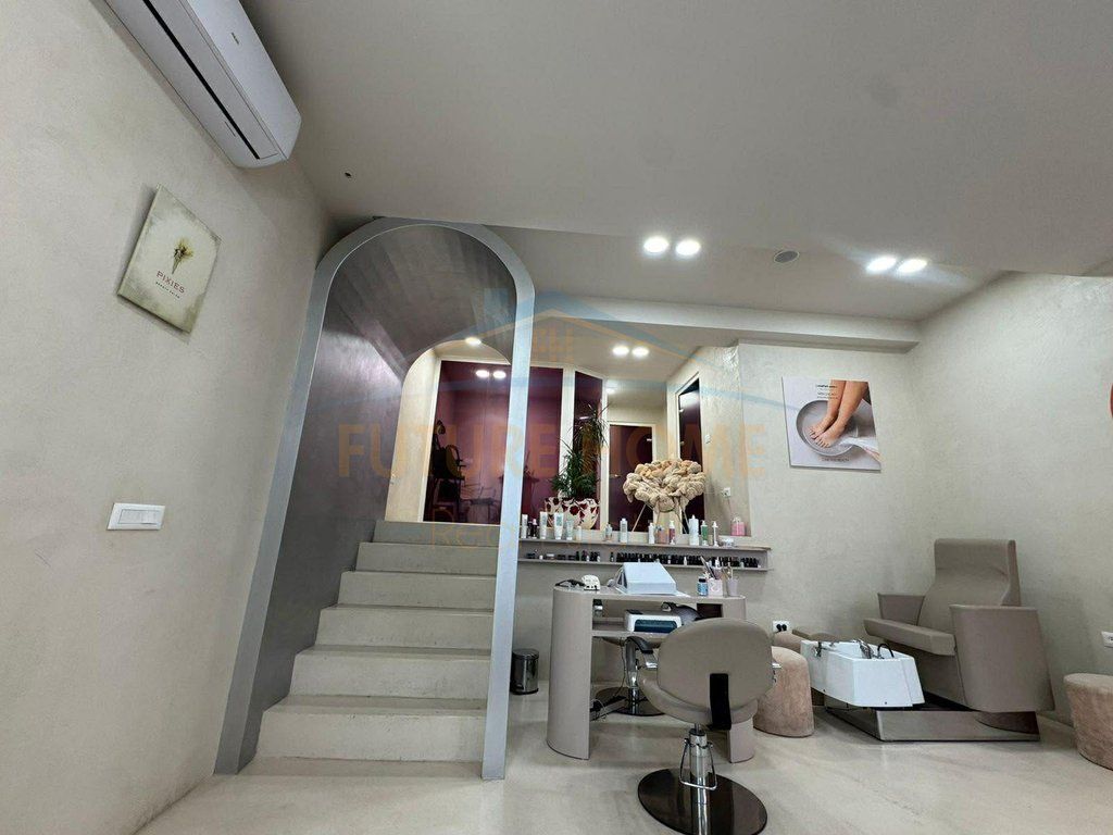 Shitet, Ambient Biznesi, Square 21