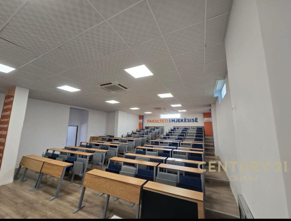 Service building with 4 floors for rent near Rruga e Kavajës