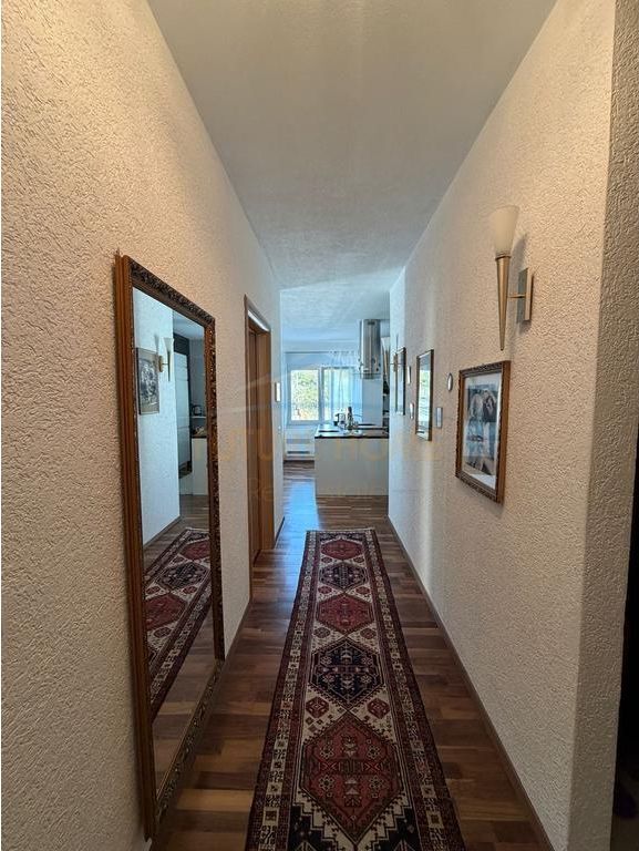 Shitet, Apartament 2+1+2, Fresk