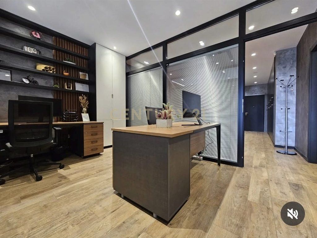 Shitet zyrë elitare në zemër të Bllokut!