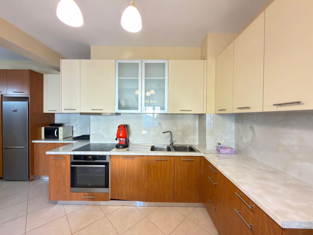 Apartament 2+1 me qira! Zogu i zi