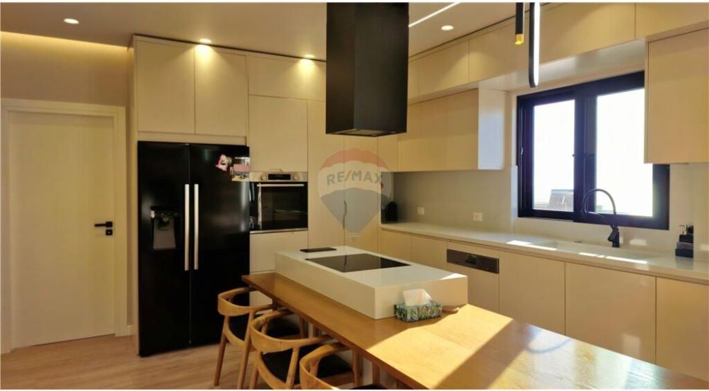 Apartament ne shitje , Uji i Ftohte